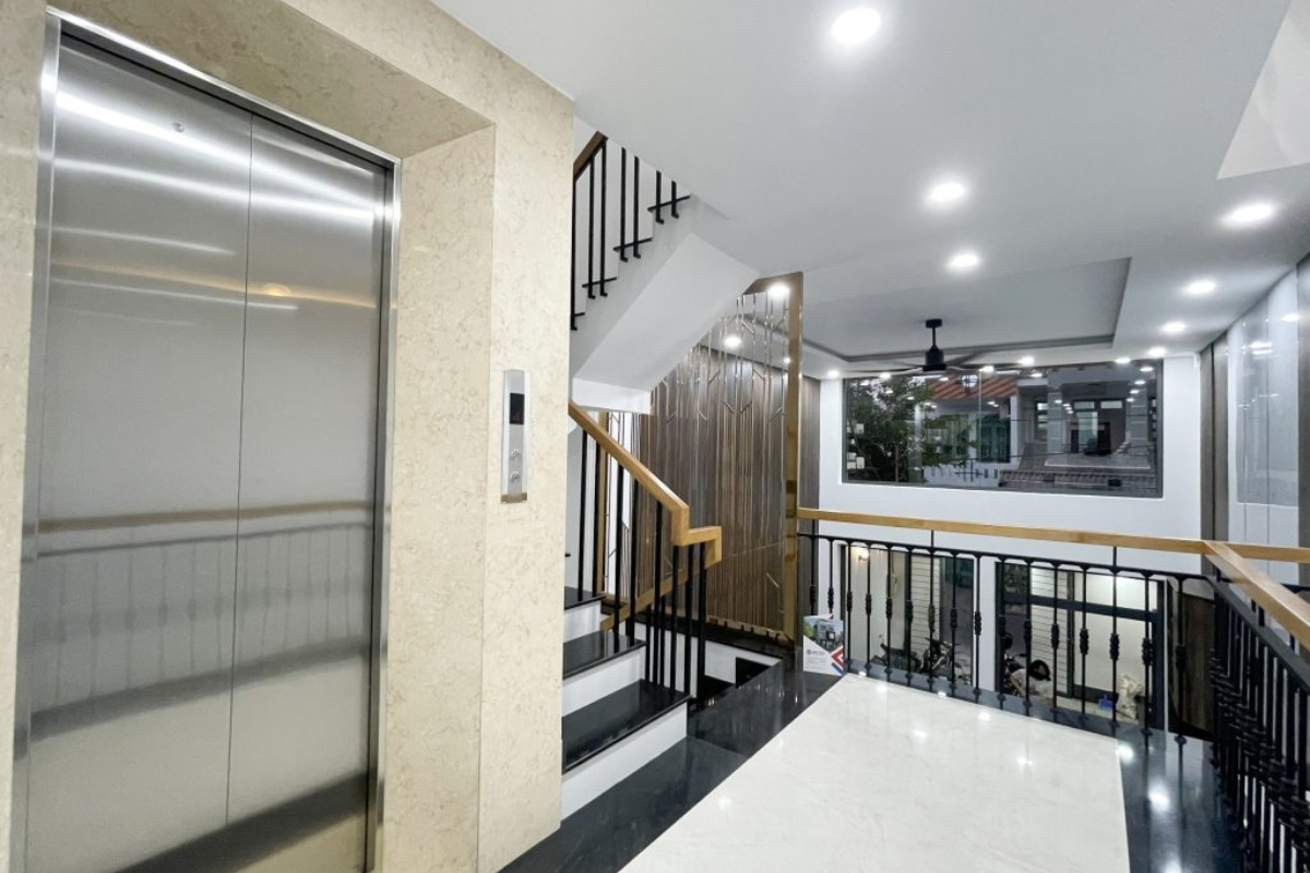 Giá thi công thiết kế nhà ống có thang máy